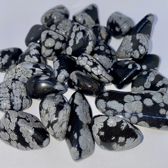 Snowflake Obsidian Tumbled Crystal ❄️💎 - Picture 2 of 3